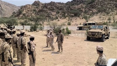 التوجيه المعنوي ينفذ نزولًا ميدانيًا لتعزيز وعي وجاهزية مقاتلي اللواء الثاني دعم وإسناد