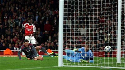 آرسنال الإنجليزي يتغلب على أولمبياكوس اليوناني بهدفين