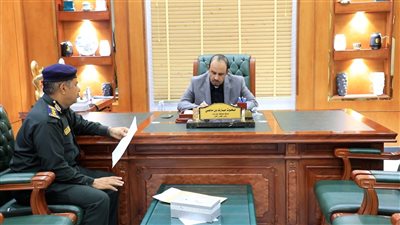 محافظ حضرموت يتابع أوضاع جوازات منفذ ميناء الوديعة