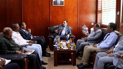 الوزير السقطري يبحث مع السفير الصومالي آفاق التعاون الزراعي والسمكي