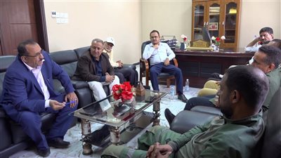 فريق التوجيه الرئاسي يلتقي قيادة لحج لبحث تفعيل الرقابة على الأسواق