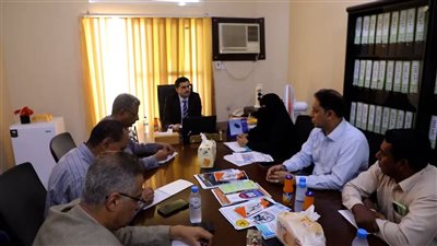 نائب وزير المياه يطلع على أداء مؤسسة المياه والصرف الصحي بساحل حضرموت 