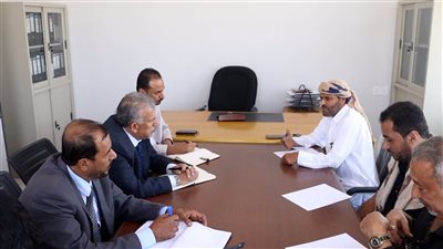 فريق التوجيه والرقابة الرئاسي يطلع على أوضاع مؤسسة المياه بالمهرة 