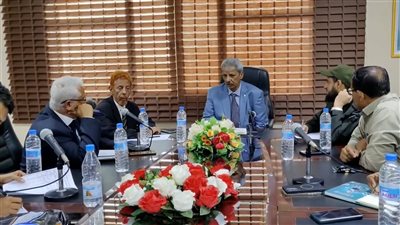 اجتماع مشترك في لحج لمناقشة حماية أراضي الدولة والحد من الاعتداءات