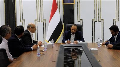 محافظ حضرموت يبحث مع وفد منظمة اليونيسكو تعزيز التعاون في حماية التراث الثقافي