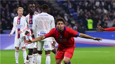 الدوري الفرنسي.. سان جيرمان يتخطى ليون في الوقت القاتل