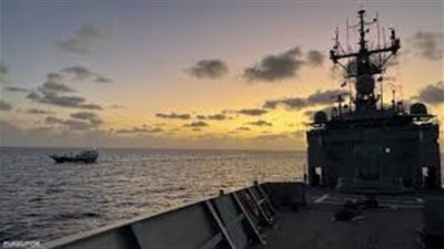 قوة أوروبية تسيطر على قارب قرصنة يرفع العلم الإيراني