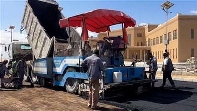 المهرة.. بدء أعمال السفلتة بمواقف مدينة الملك سلمان الطبية 