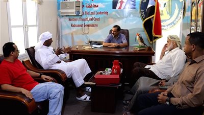 القائم بأعمال رئيس تنفيذية انتقالي حضرموت يشيد بجهود إحياء موروث الصقارة