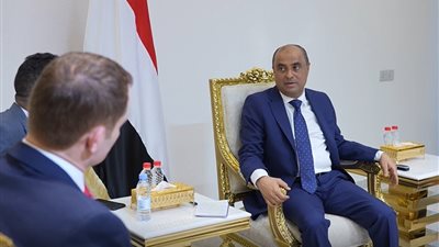 رئيس الوزراء يناقش مع وزير الدولة البريطاني العلاقات الثنائية وملفات الإصلاحات الاقتصادية والطاقة