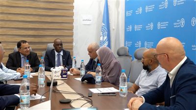 الوزيران السقطري والوالي يبحثان مع 