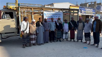 شبوة تستقبل قافلة غذائية لأبناء وادي حضرموت المتجهة إلى جبهة بيحان
