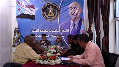 الفريق الرئاسي بالضالع يطلع على مستوى أداء عدد من القطاعات الخدمية