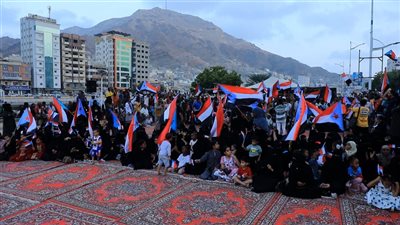 فعالية جماهيرية للقطاع النسوي بساحة الاعتصام بالمكلا ضمن البرنامج التصعيدي المفتوح