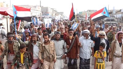 مسيرة جماهيرية ومهرجان خطابي في المحفد بأبين تطالب بإعلان دولة الجنوب العربي