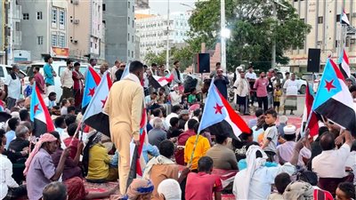 مقدّم شمل قبائل يافع حضرموت يعلن انضمامه إلى مخيم الاعتصام بالمكلا