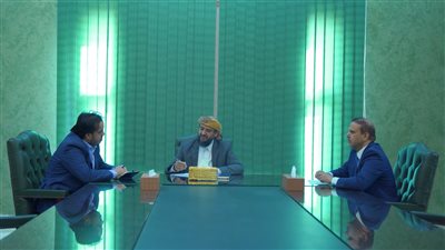 النائب المحرّمي يرأس اجتماعاً بوزير الكهرباء والطاقة