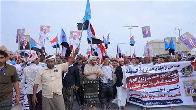 زخم جماهيري واسع من أبناء المسيلة في اعتصام الغيضة للمطالبة بالاستقلال 