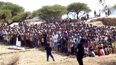 الضالع تشيع الشهيد فؤاد الحميدي بموكب جنائزي إلى مديرية الأزارق 